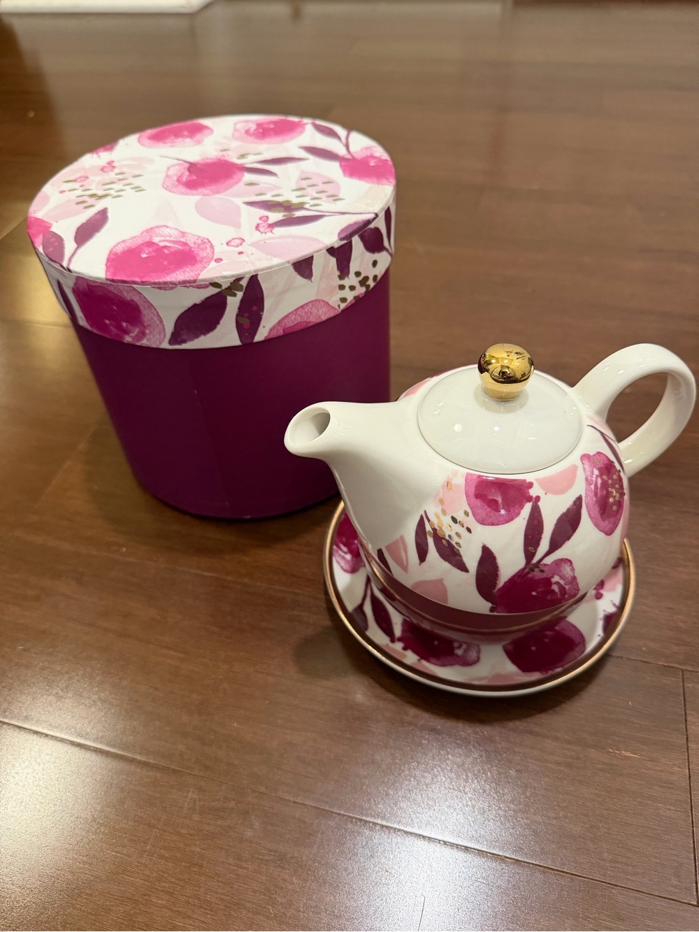 Pink Floral Ceramic Tea-for-one Teapot with teacup  Saucer and Gift Box - NEW